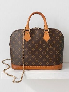 Louis Vuitton Alma Monogram with Gold Chain Beautiful Condition